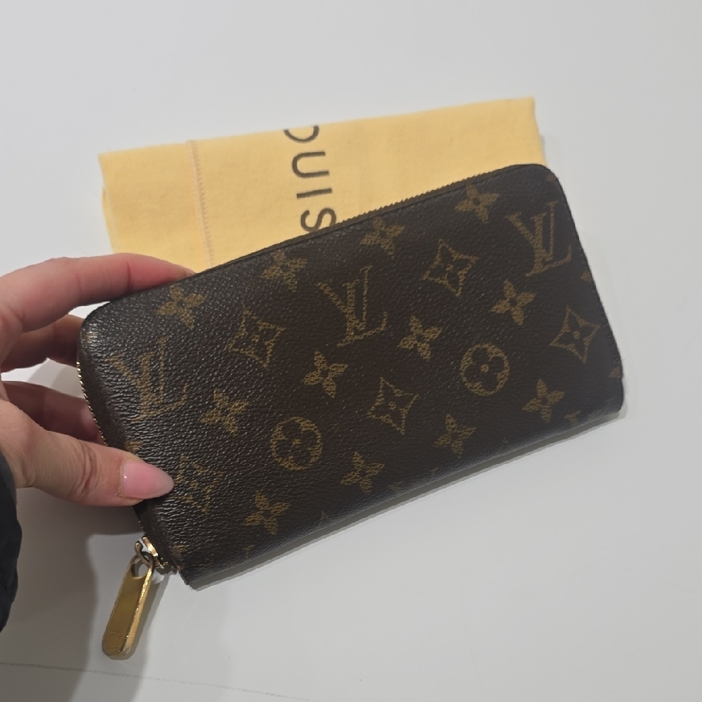 Louis Vuitton Zippy wallet Bill Compartment Coin Pocket Monogram Clean dust bag